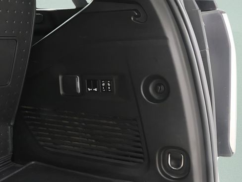 Used 2024 Chevrolet Tahoe RST w/ Sport Performance Package AWD/4WD image 34