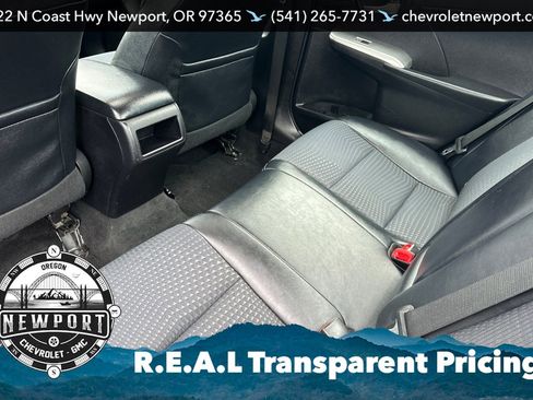Used 2014 Toyota Camry SE FWD image 12