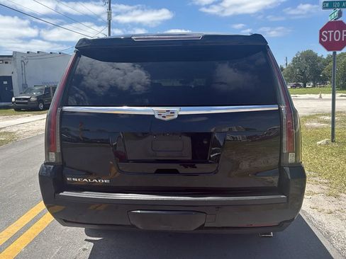 Used 2019 Cadillac Escalade ESV Luxury AWD/4WD image 5