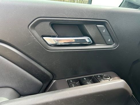Used 2023 Chevrolet Colorado LT w/ LT Convenience Package II AWD/4WD image 19