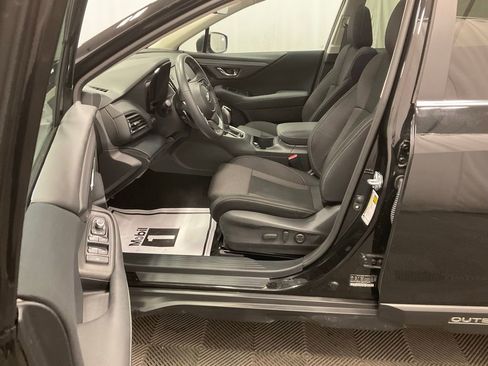 Used 2025 Subaru Outback Premium w/ Popular Package #1A image 8