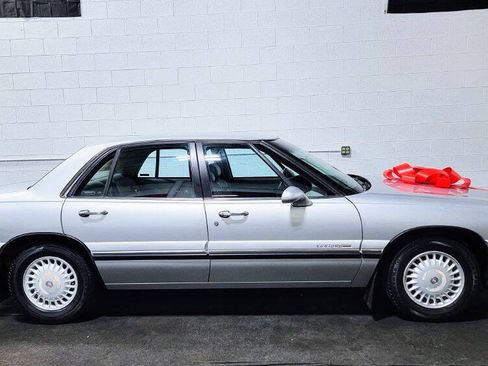 Used 1999 Buick Le Sabre Custom w/ Prestige Opt Pkg FWD image 2