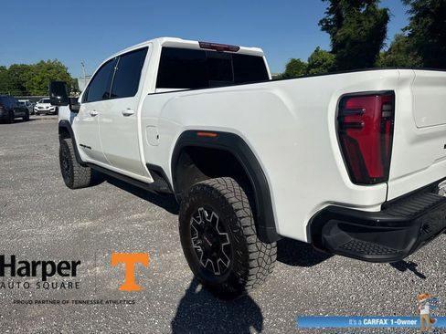 Used 2024 GMC Sierra 2500 AT4X AWD/4WD image 3