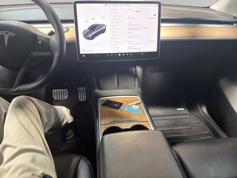 Used 2023 Tesla Model Y Performance image 13