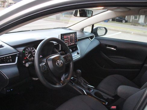 Used 2020 Toyota Corolla LE FWD image 20