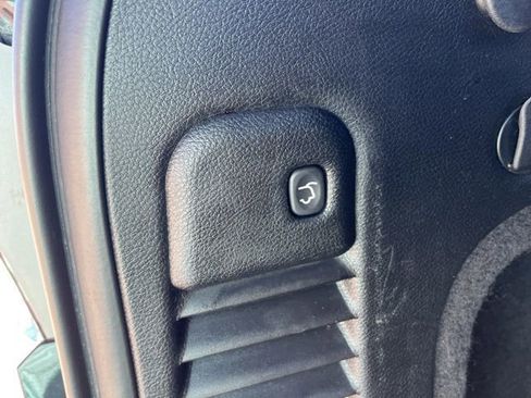 Used 2019 Jeep Grand Cherokee Limited w/ Luxury Group II image 12