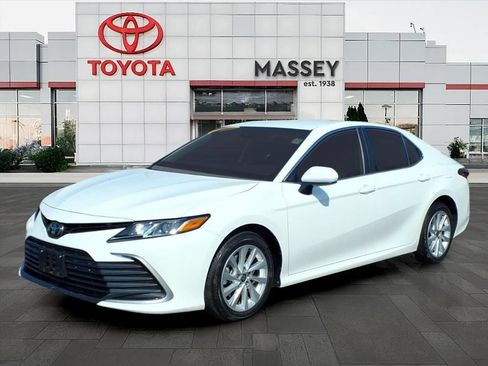 Used 2023 Toyota Camry LE FWD image 7