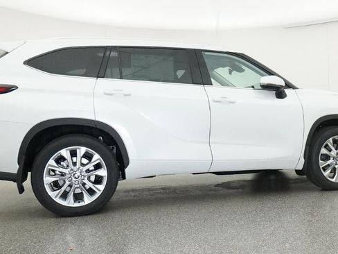 New 2026 Toyota Highlander Limited AWD/4WD image 26