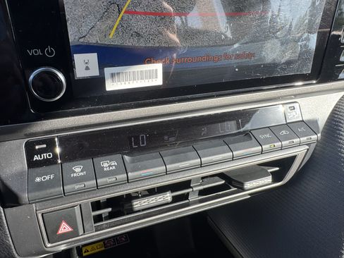 Used 2025 Toyota Camry SE image 26