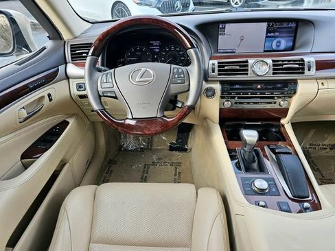 Used 2014 Lexus LS 460 image 31