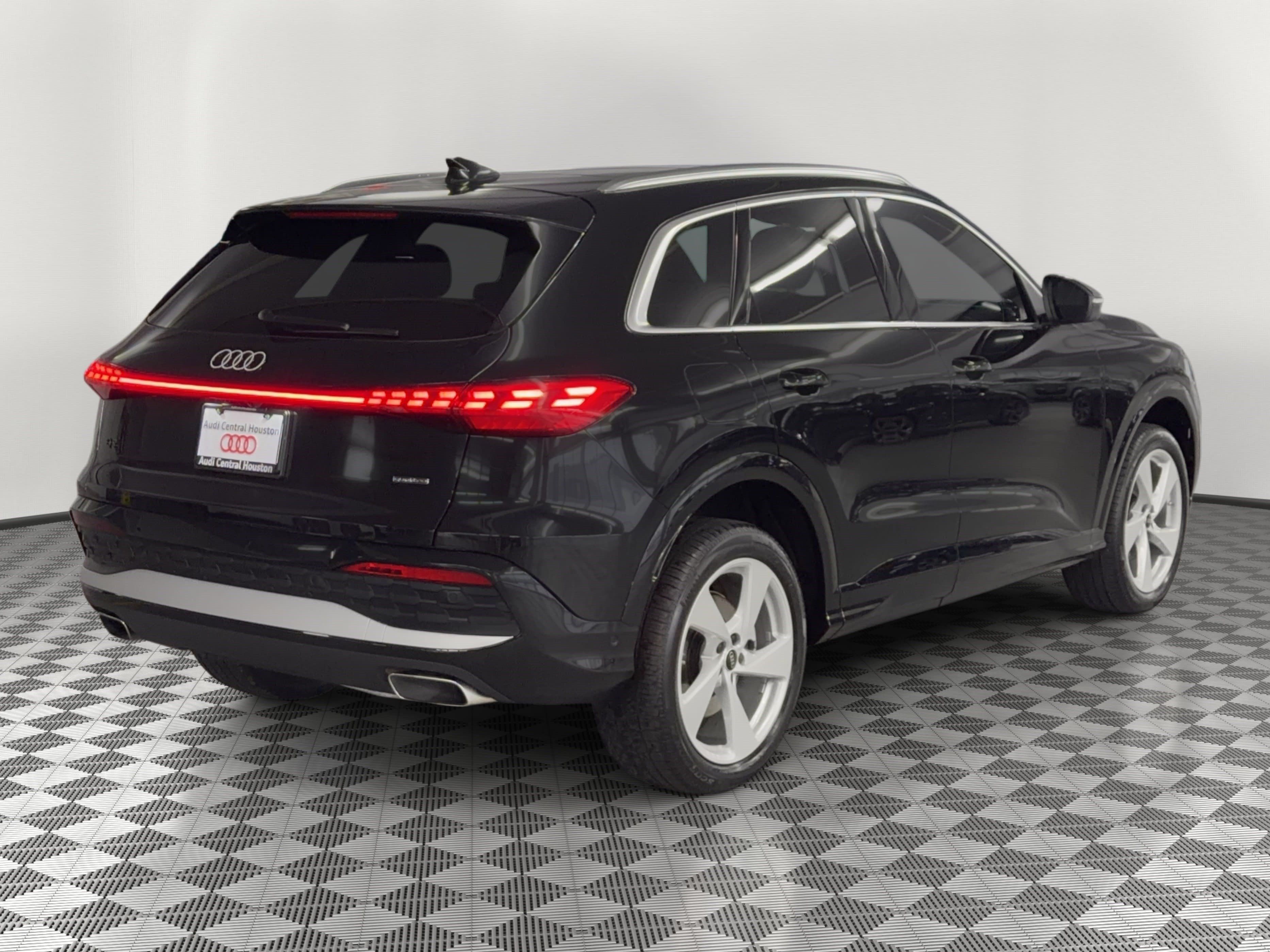 New 2026 Audi Q5 Premium Plus AWD/4WD image 9