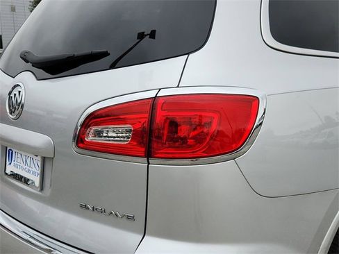 Used 2017 Buick Enclave Premium w/ Experience Buick Package image 8