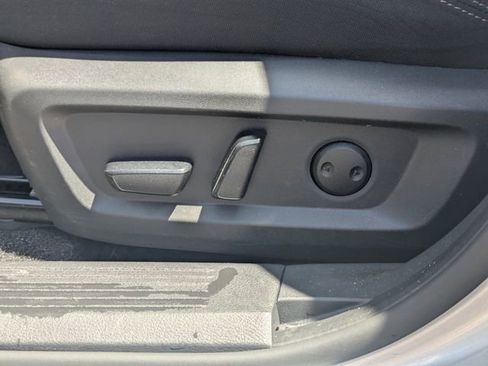 Used 2023 Nissan Rogue SV image 20