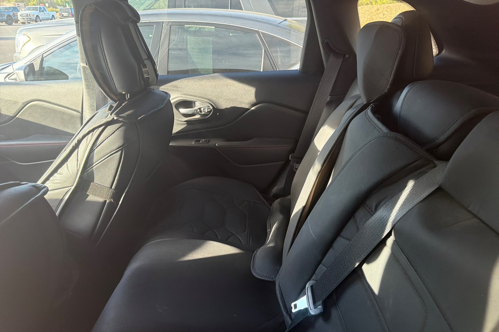 Used 2021 Jeep Cherokee Trailhawk w/ Sun, Sound & Nav Group AWD/4WD image 4