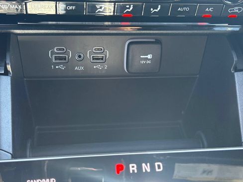 Used 2025 Jeep Grand Cherokee Limited AWD/4WD image 15