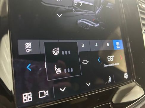 Used 2025 Volvo XC90 B5 Plus image 23