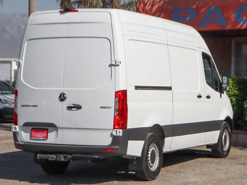 Used 2025 Mercedes-Benz Sprinter 2500 image 10