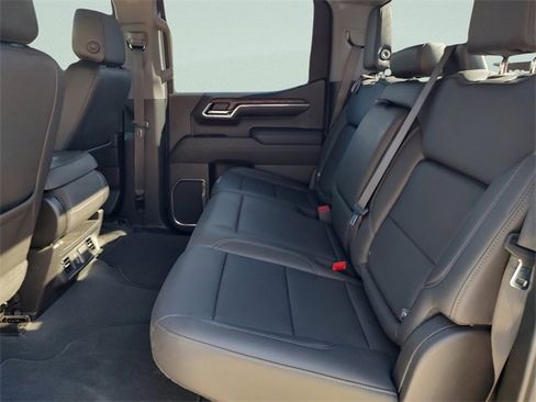 Used 2024 GMC Sierra 1500 SLT image 30