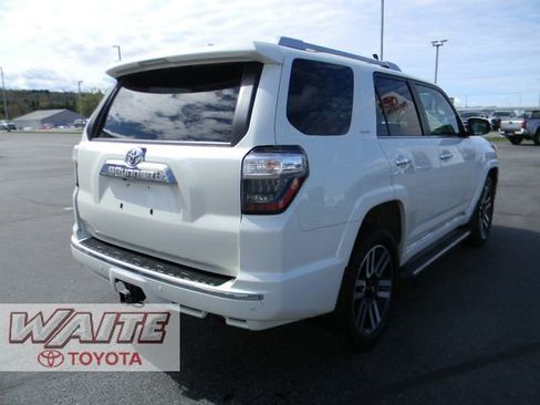 Used 2023 Toyota 4Runner Limited AWD/4WD image 2