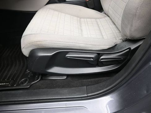Certified 2023 Honda HR-V LX image 23