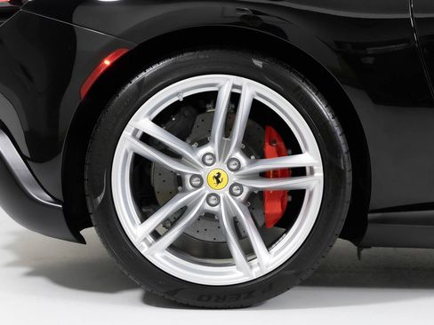 Used 2021 Ferrari Roma image 17