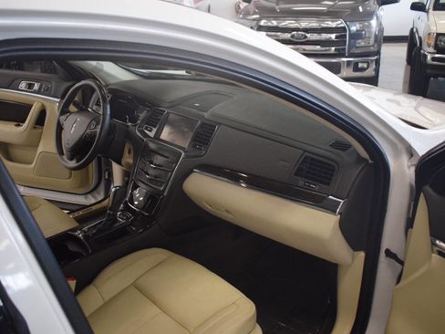 Used 2013 Lincoln MKS AWD image 39