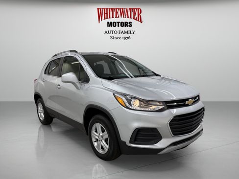 Used 2020 Chevrolet Trax LT w/ LT Convenience Package AWD/4WD image 5