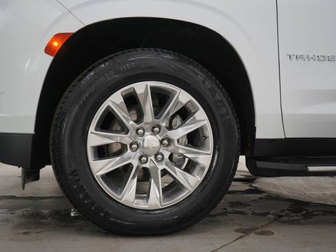 Used 2024 Chevrolet Tahoe Premier AWD/4WD image 32
