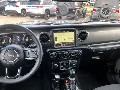 Used 2023 Jeep Wrangler Unlimited w/ Cold Weather Group image 18