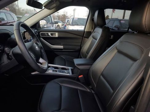 Certified 2023 Ford Explorer XLT w/ Equipment Group 202A image 8