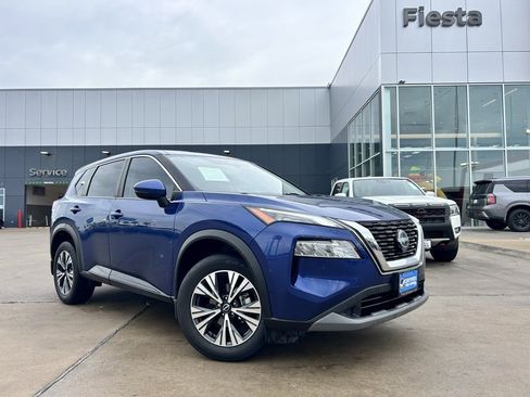 Certified 2023 Nissan Rogue SV image 1