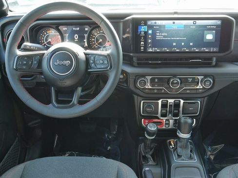 Used 2024 Jeep Wrangler Unlimited Rubicon image 18