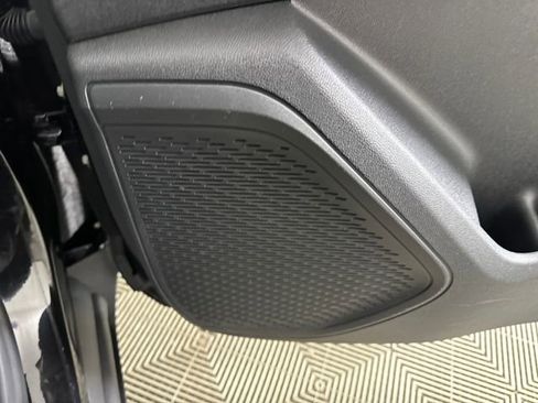 Used 2024 Chevrolet Traverse LS image 29