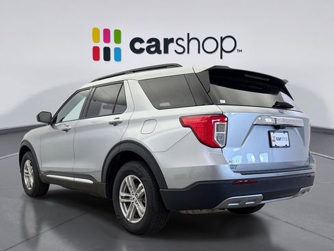 Used 2024 Ford Explorer XLT w/ Equipment Group 202A AWD/4WD image 3