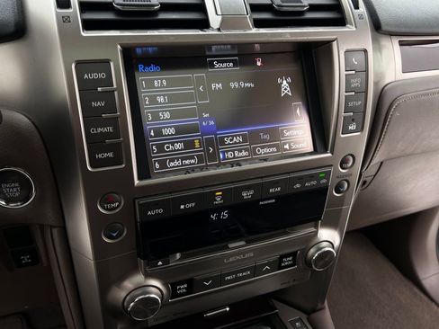 Used 2018 Lexus GX 460 image 18