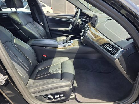 Used 2018 BMW 530i RWD image 10