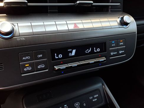 Certified 2025 Hyundai Kona SEL AWD/4WD image 20