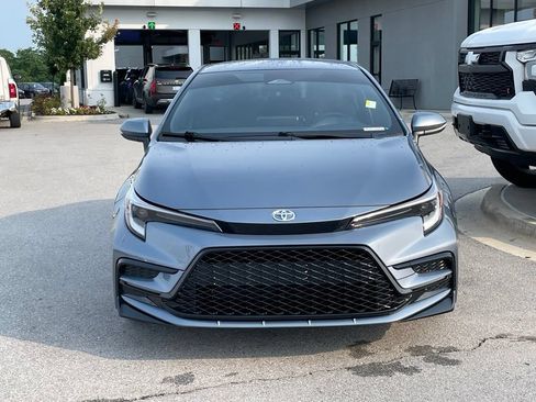 Used 2026 Toyota Corolla SE FWD image 2