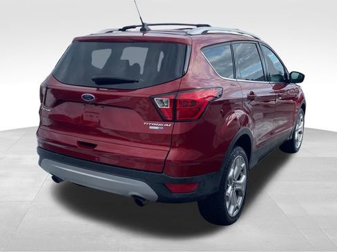 Used 2019 Ford Escape Titanium image 2