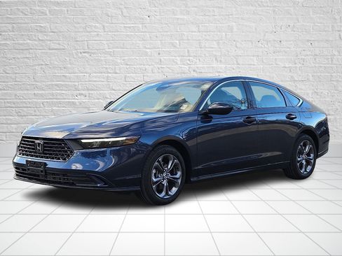 Used 2024 Honda Accord EX image 3