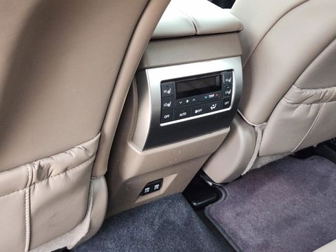 Certified 2023 Lexus GX 460 Luxury w/ Accessory Package AWD/4WD image 29