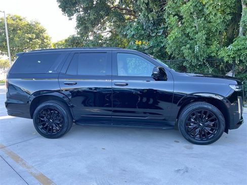 Used 2024 Cadillac Escalade Premium Luxury image 8