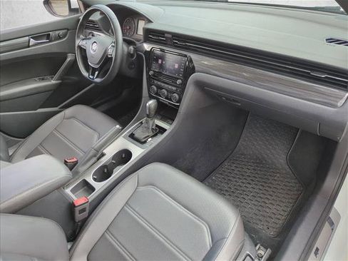 Used 2022 Volkswagen Passat 2.0T R-Line image 25