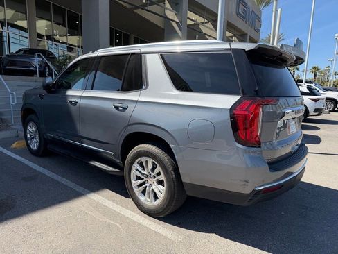 Used 2021 GMC Yukon SLT w/ SLT Luxury Plus Package image 3