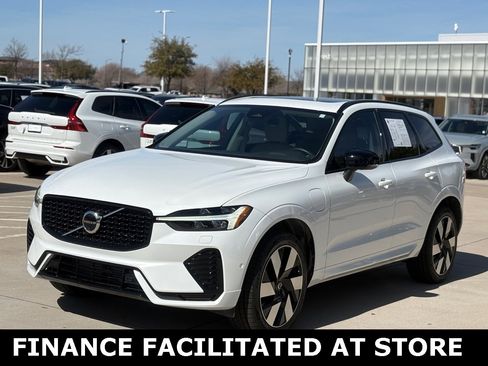 Certified 2023 Volvo XC60 T8 Plus w/ Climate Package image 5