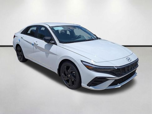 New 2026 Hyundai Elantra SE FWD image 2