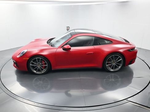 Used 2024 Porsche 911 Carrera 4S w/ Sport Package image 33