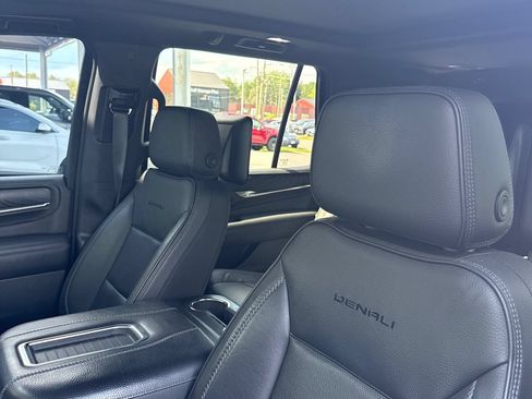 Used 2021 GMC Yukon Denali w/ Denali Premium Package AWD/4WD image 14