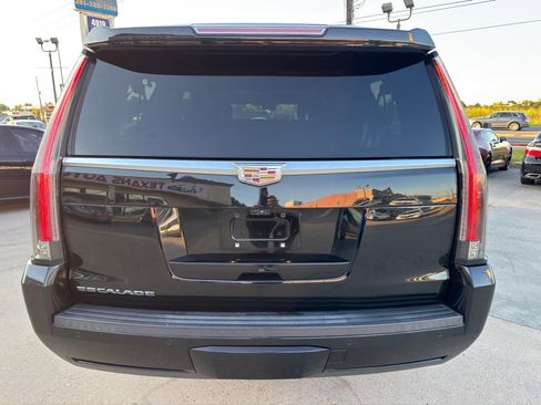 Used 2019 Cadillac Escalade ESV Luxury image 10