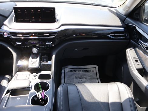 Used 2023 Acura MDX SH-AWD w/ Technology Package image 17
